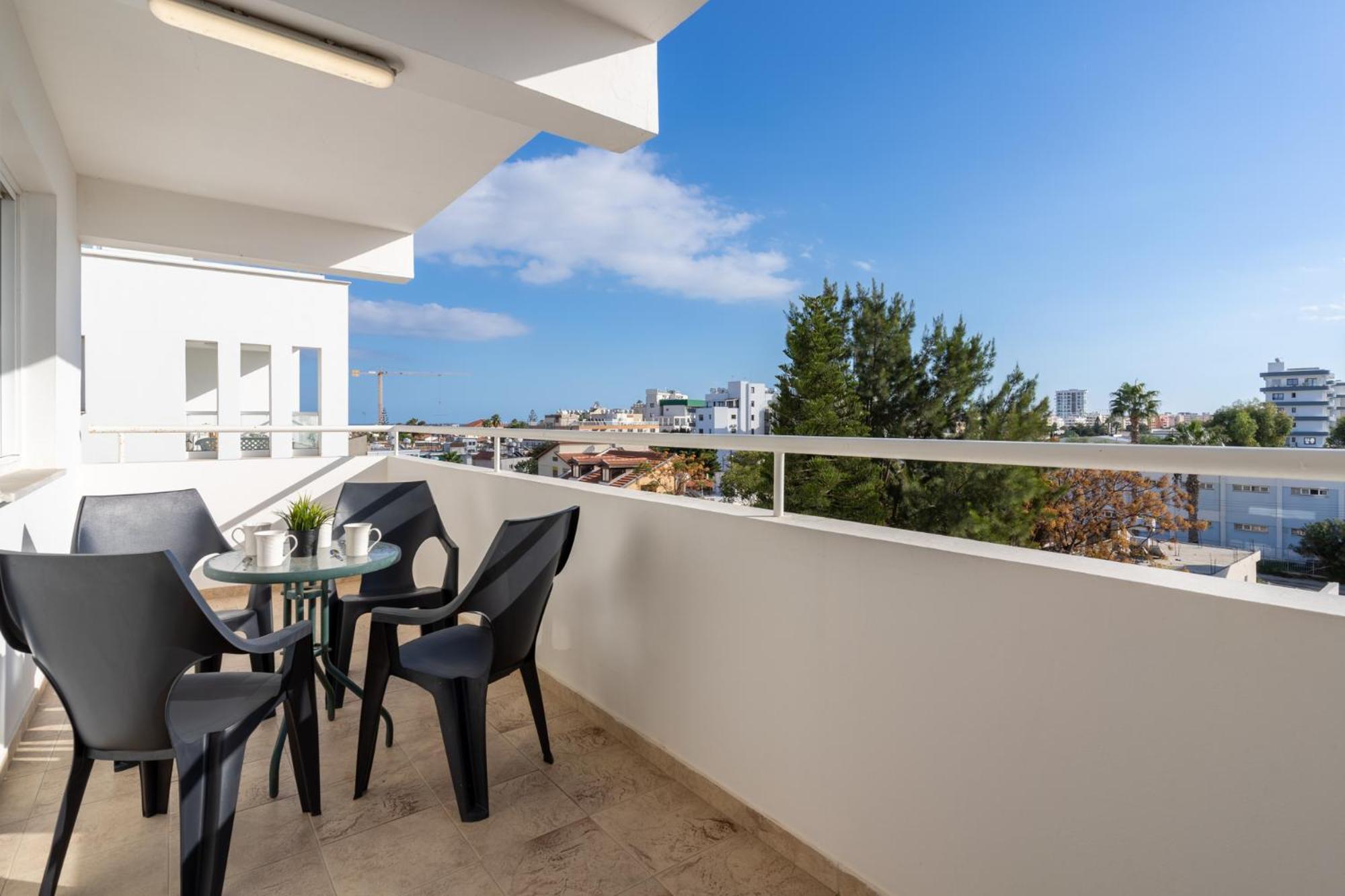 Jayde 2-Bedroom Apartment In Larnaca Eksteriør billede